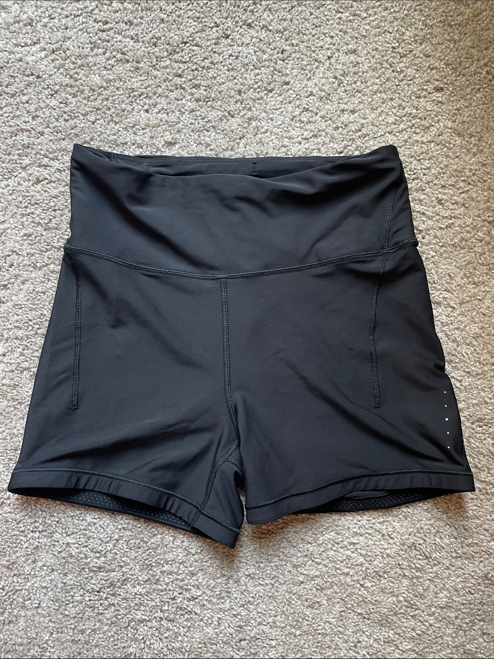 Athleta Black Pacesetter 4" shortie